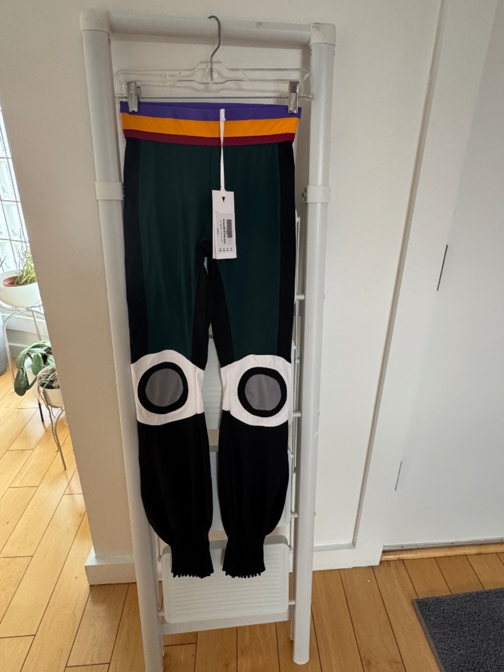 No Ka 'Oi Black Leggings with Knee Circle Detail – Size 1 (Small) – NWT